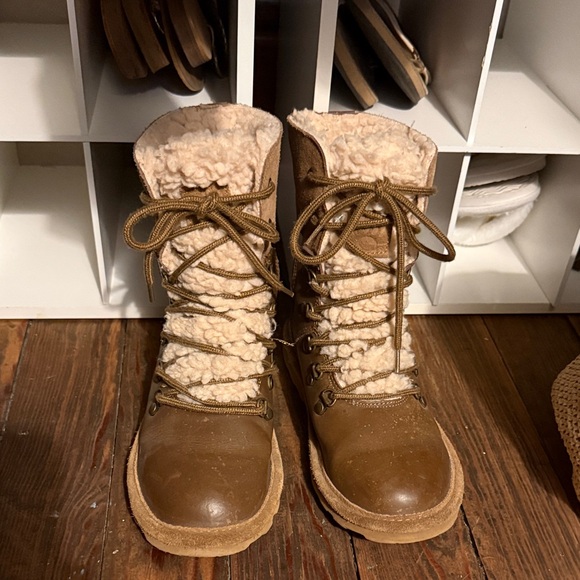 BearPaw Shoes - Brown Fur-Lined Lace-Up Boots